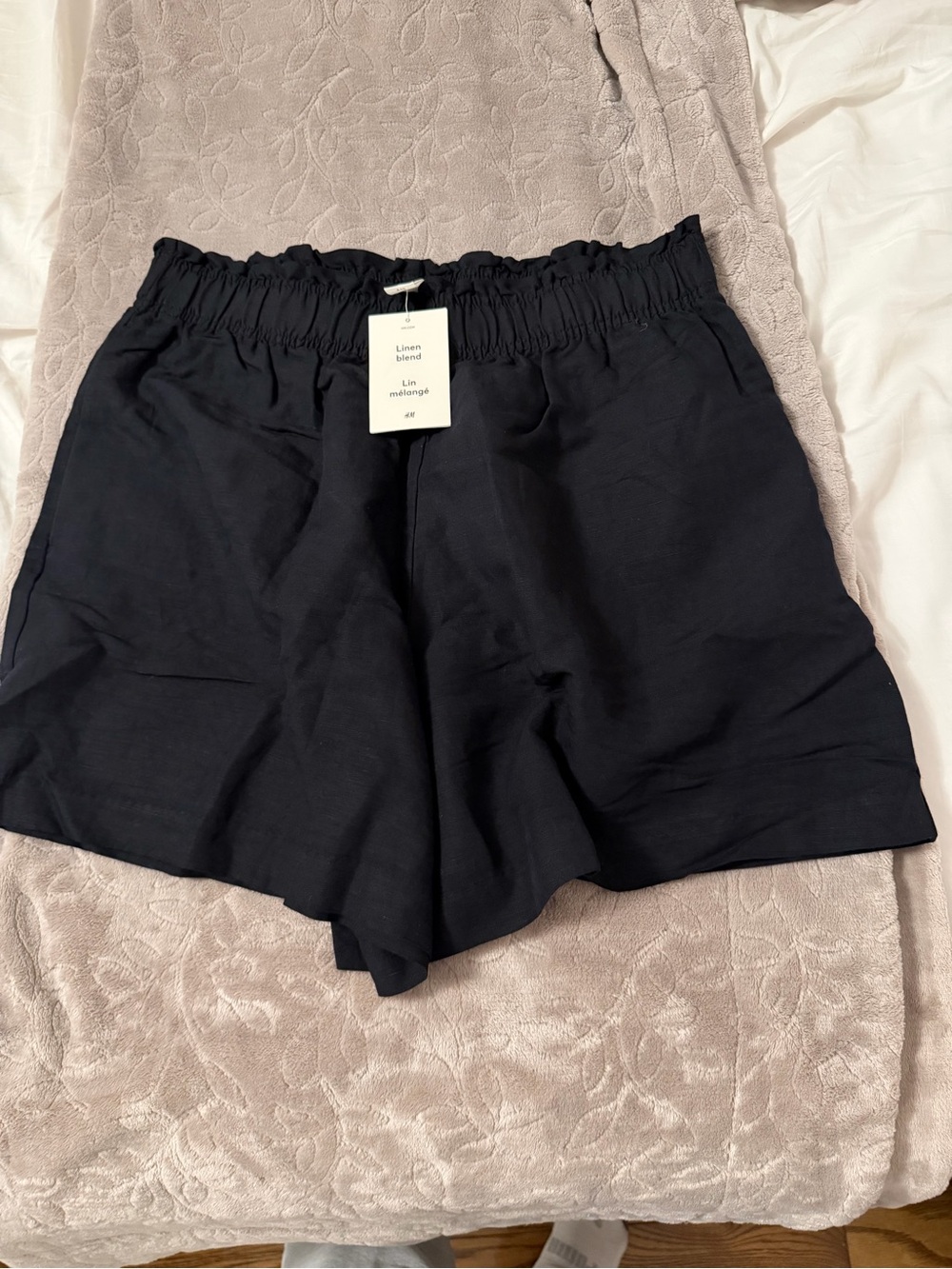 Black Linen-Blend Women's Elastic-Waist Shorts